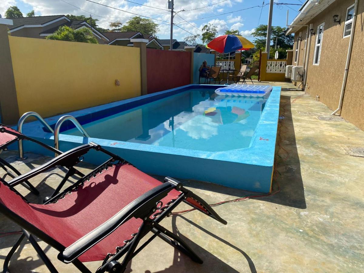Paradise Villa Shared Onsite Private Pool Onsite Gym Ocho Rios Eksteriør billede